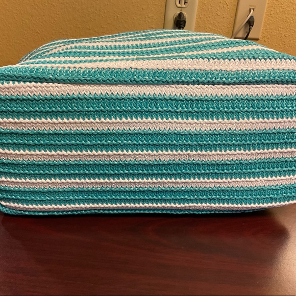 VERA BRADLEY BEACH TOTE! BRAND NEW WITH TAGS!!!!! - Picture 5 of 8